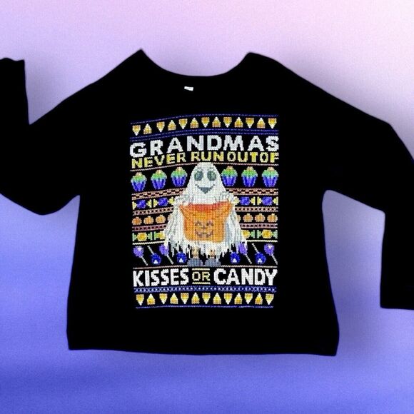 Halloween GRANDMAS NEVER RUN OUT OF KISSES OR CANDY Sweatshirt BLACK Size Large - Picture 1 of 4